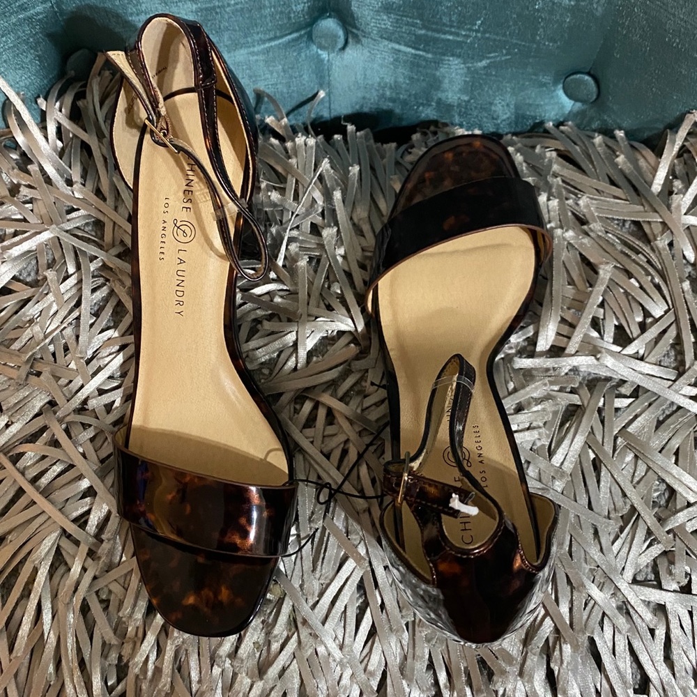 Chinase Laundry block heels